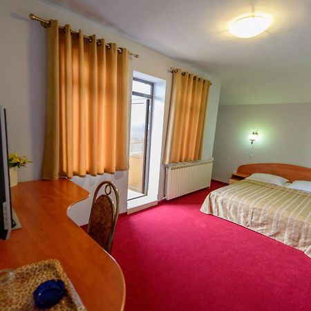 Pensiunea Imperial Târgu-Mureş Habitación foto